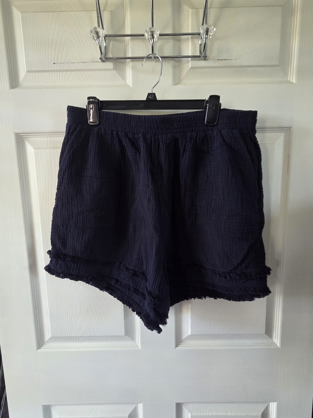 Women’s Navy Crinkle Ruffle Hem Shorts